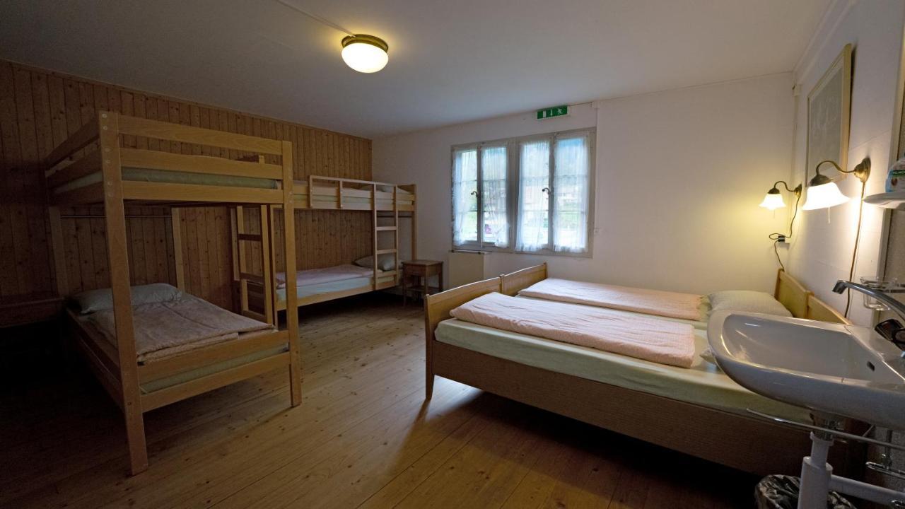 Leissigen Youth Hostel Екстериор снимка