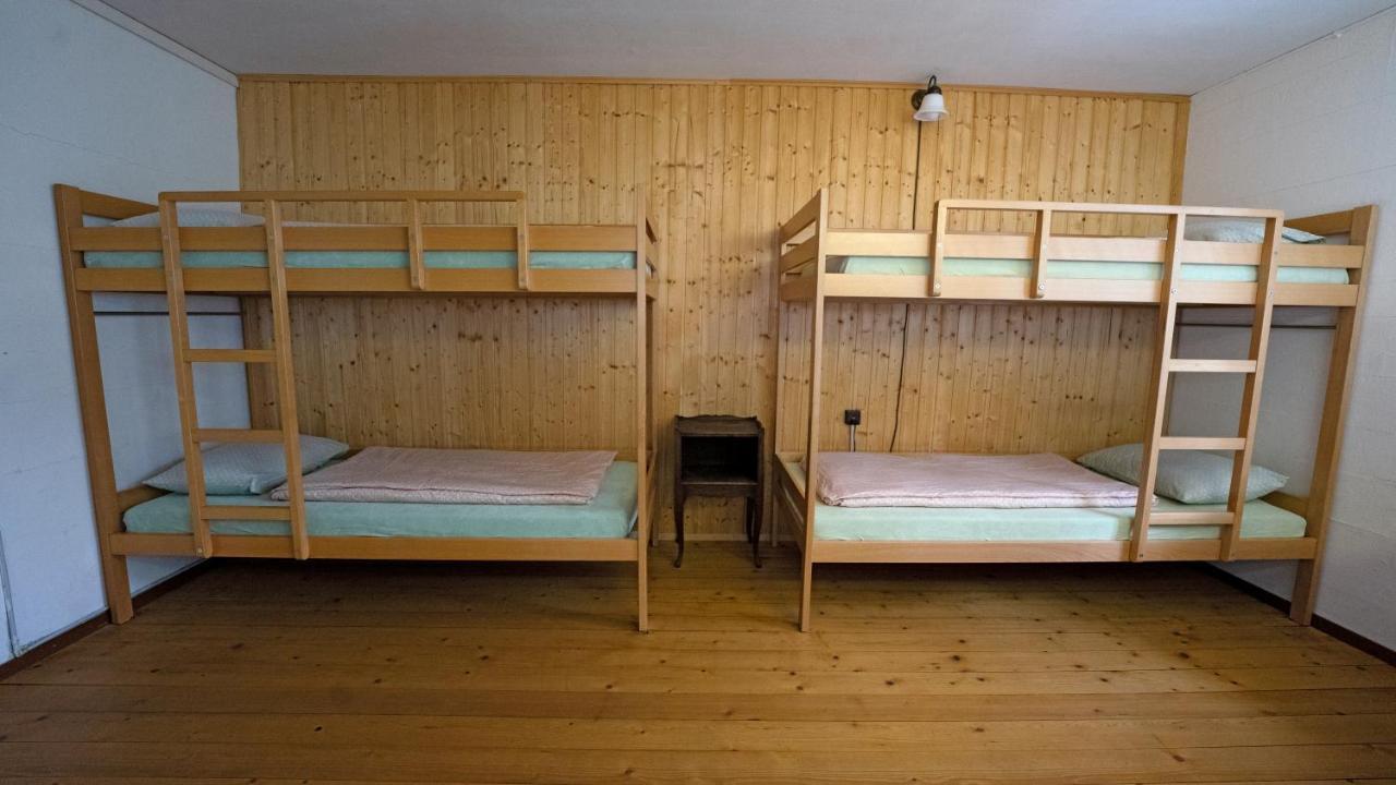 Leissigen Youth Hostel Екстериор снимка
